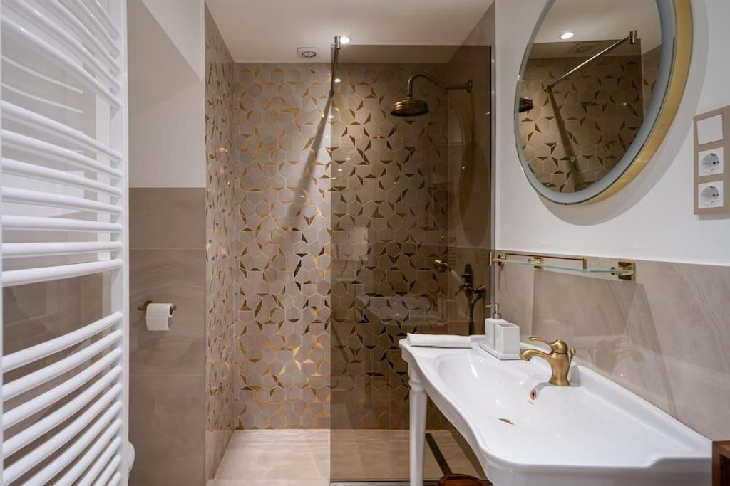 Orangehomes Luxury Apartment Next To Gellert Hill Budapest Kültér fotó